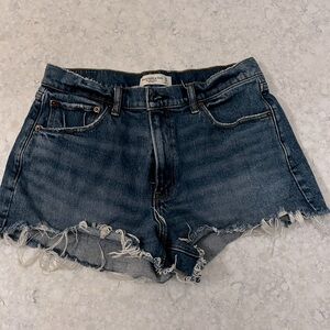 Abercrombie mid rise mom shorts - size 30/10 (women’s 10)